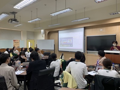 講師授課中