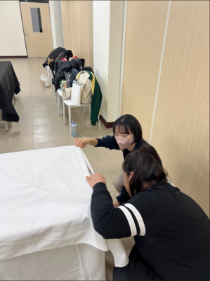 長桌鋪設