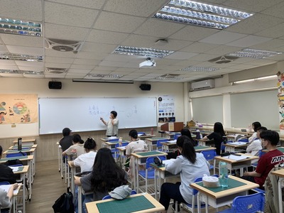 0503講師授課中2